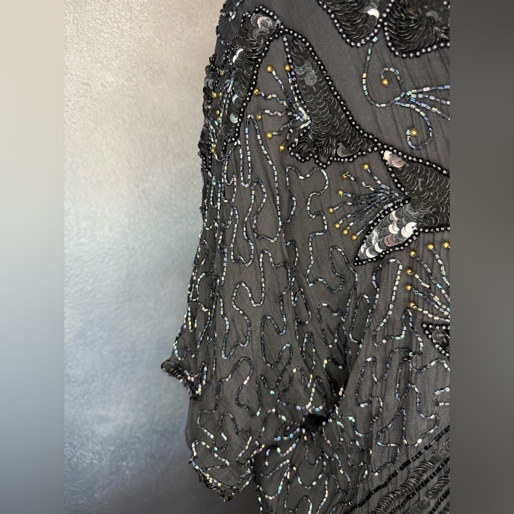 ✨ Vintage Beaded Silk Top – Made in India ✨ - Picture 4 of 13